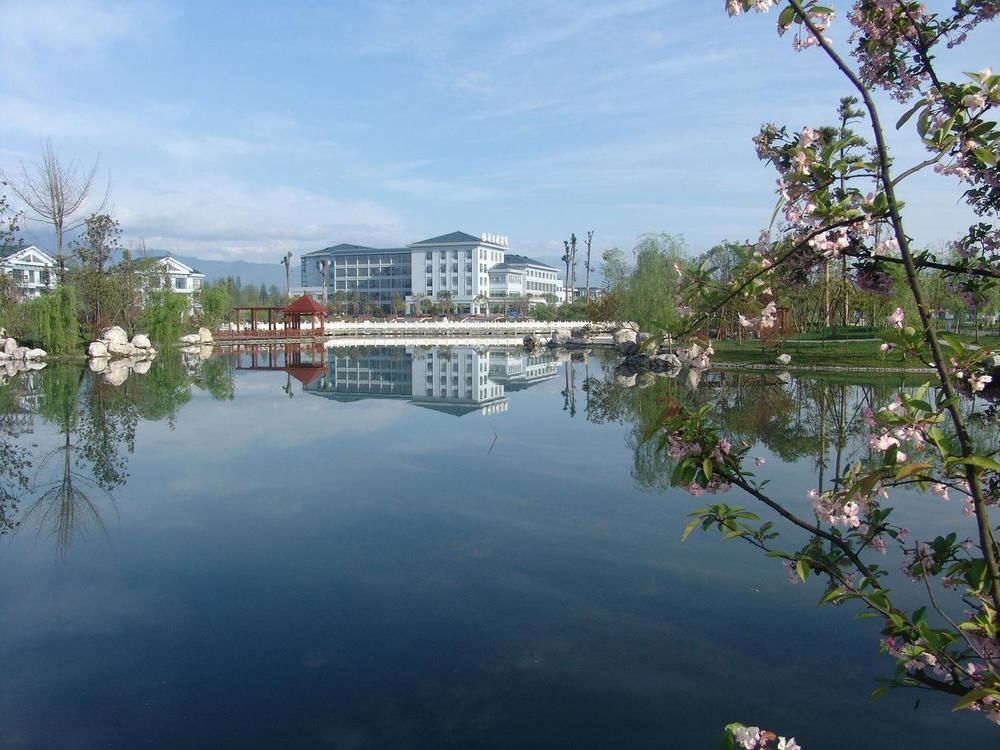 Jingyue Lake Hotel Dujiangyan Esterno foto